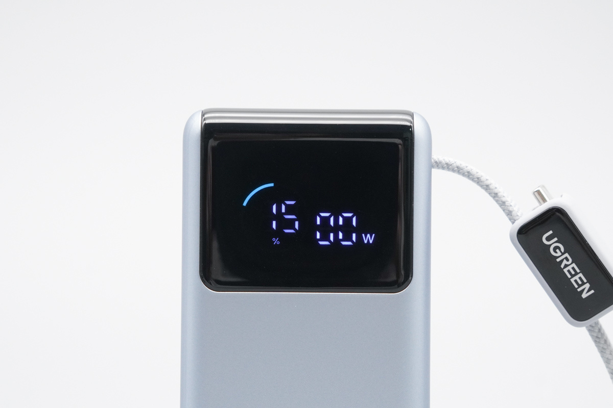 小身体里的高能量 绿联能量湃Pro 55W自带线快充移动电源深度评测